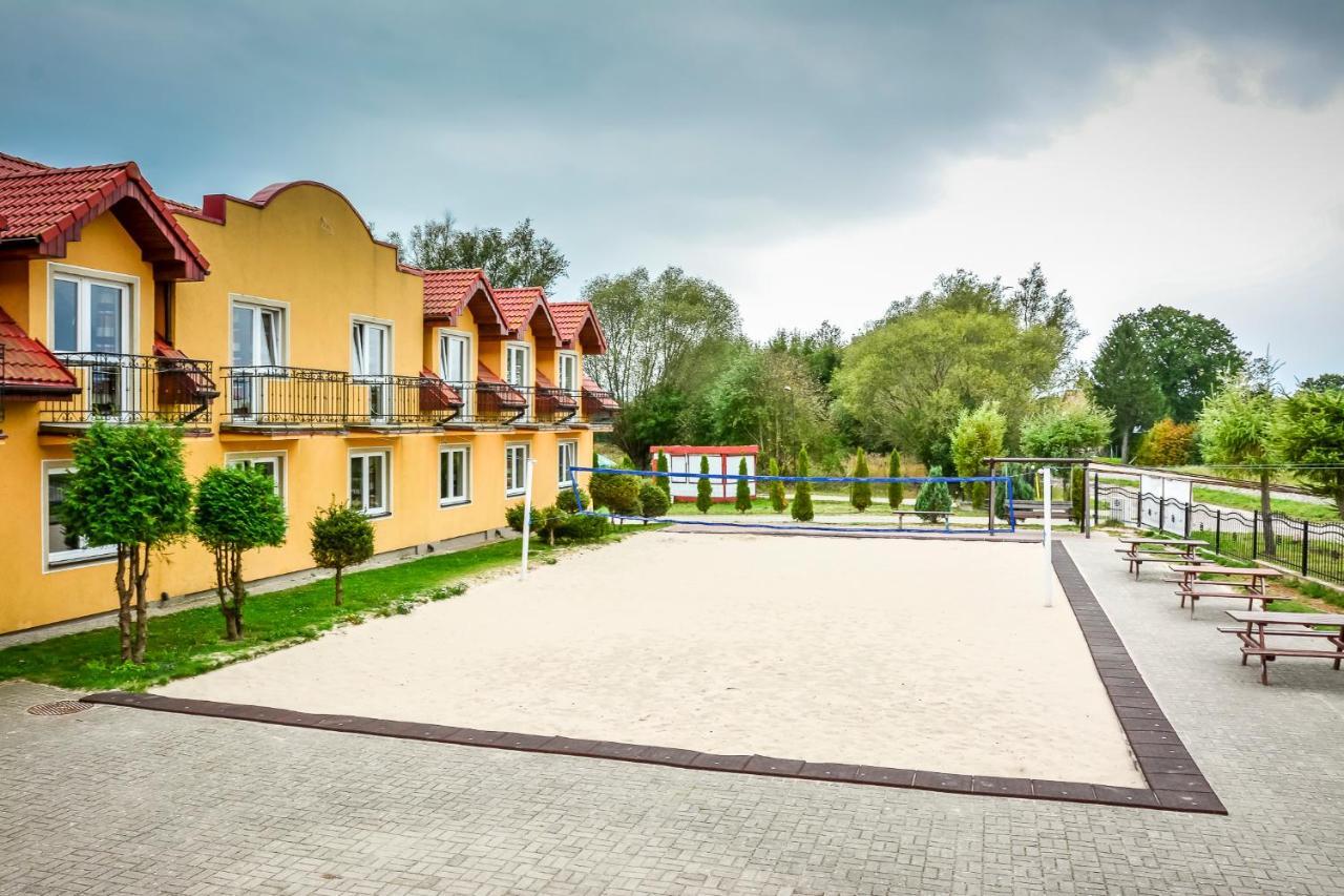 Osrodek Wczasowo-Kolonijny Bazylak Rewal Bed and Breakfast Eksteriør billede